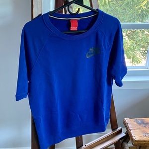 Nike short-sleeved sweatshirt